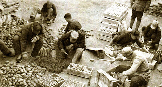 beats365官方唯一网站集团的前身华兴铁工厂诞生，后发展为徐州重型机械厂