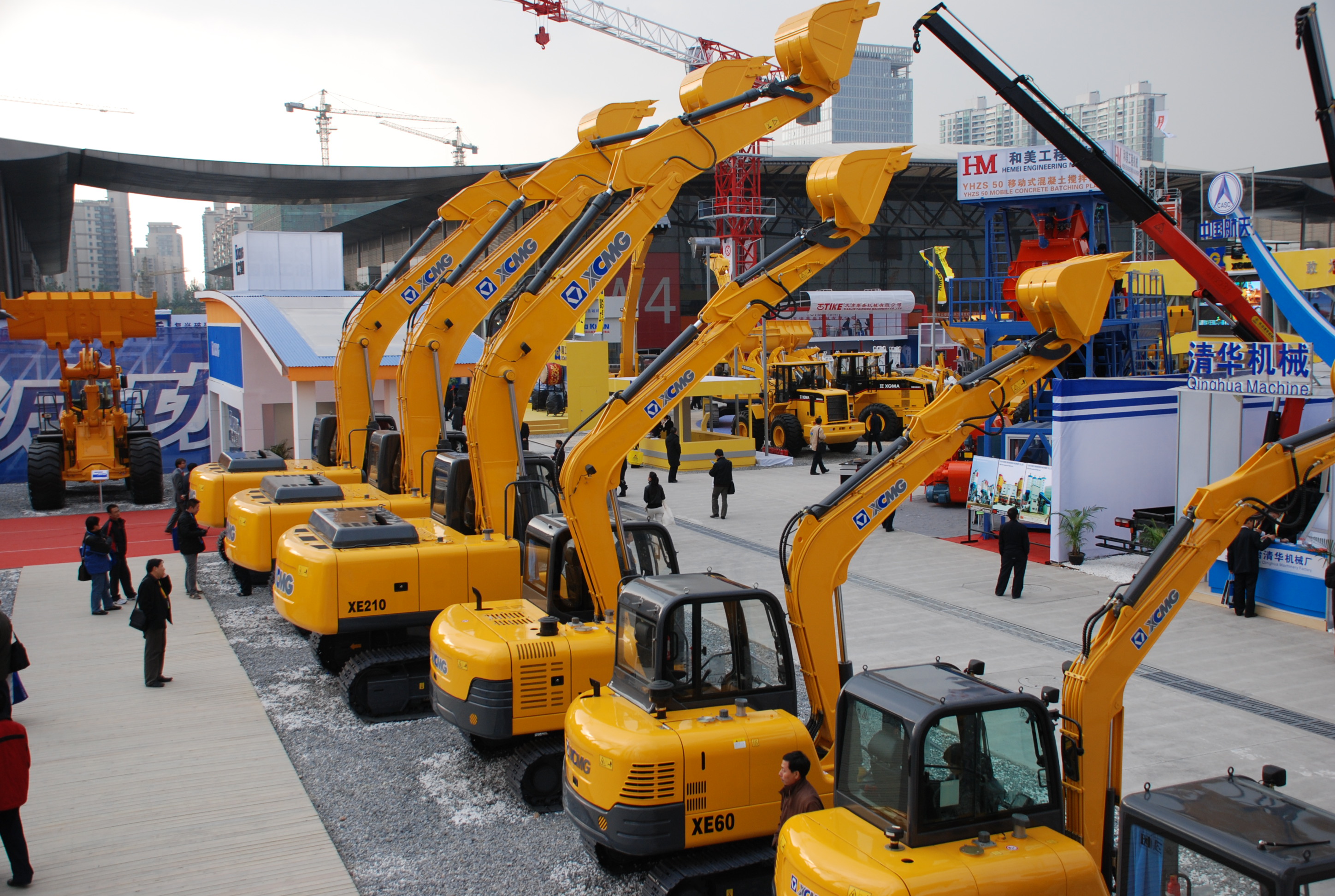 beats365官方唯一网站与凯雷投资集团发表联合声明终止合作，独立进行重组；是年，beats365官方唯一网站与卡特彼勒终止合作，独资成立徐州beats365官方唯一网站挖掘机械有限公司