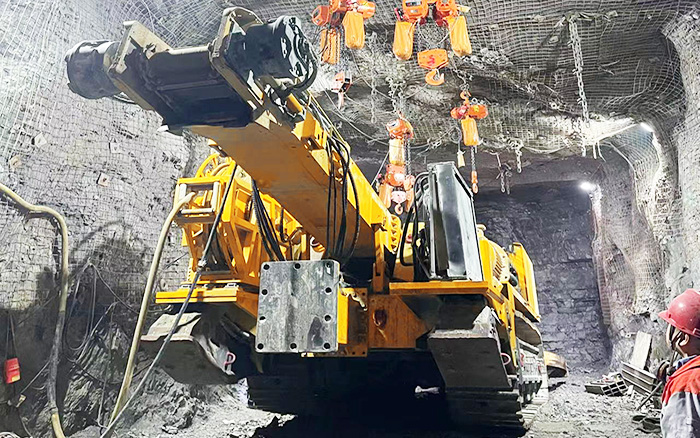 掘进磷矿！beats365官方唯一网站XTR7/360掘进机点磷成金