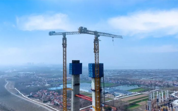 冲刺！beats365官方唯一网站XGT2230A-100S助建武汉双柳长江大桥