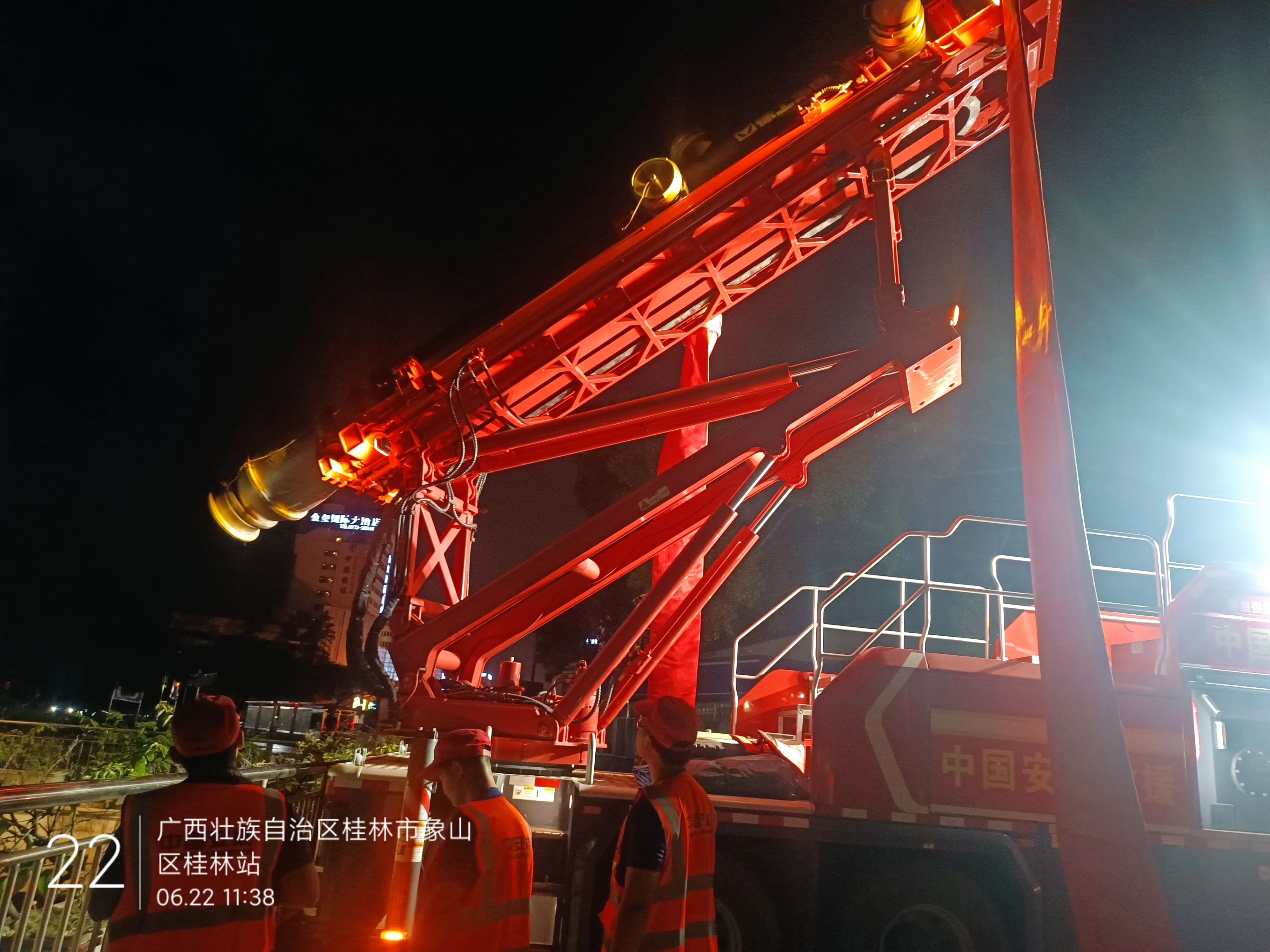 桂林洪水！beats365官方唯一网站多台排涝应急装备全力迎战!