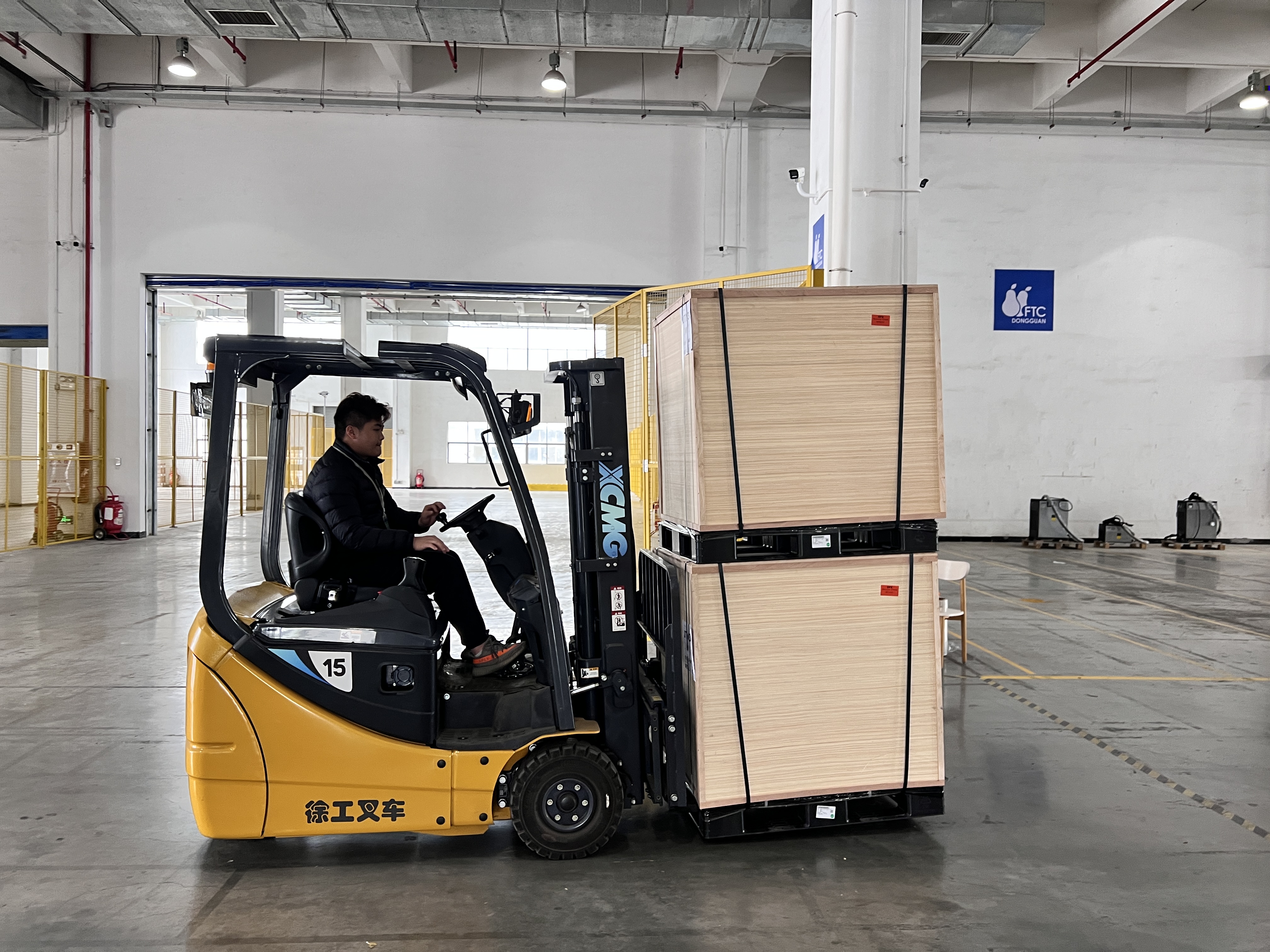 beats365官方唯一网站三支点系列叉车助力物流仓储行业灵活搬运