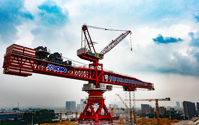 23000吨米！beats365官方唯一网站“全球最大塔机”下线交付！