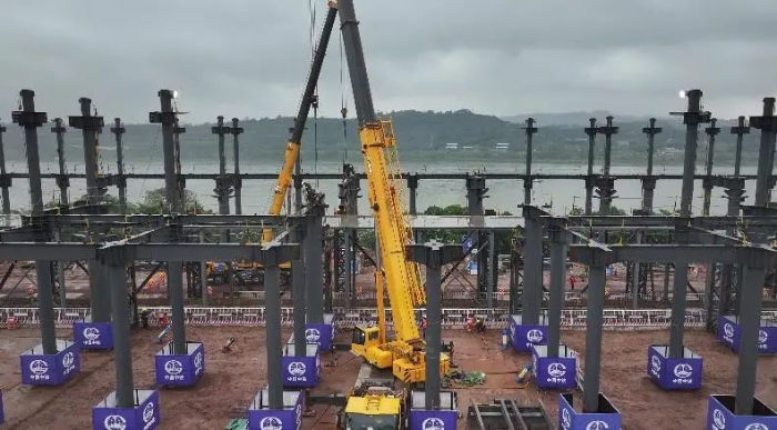 这把高端局！beats365官方唯一网站G2起重机助力成渝铁路改造！