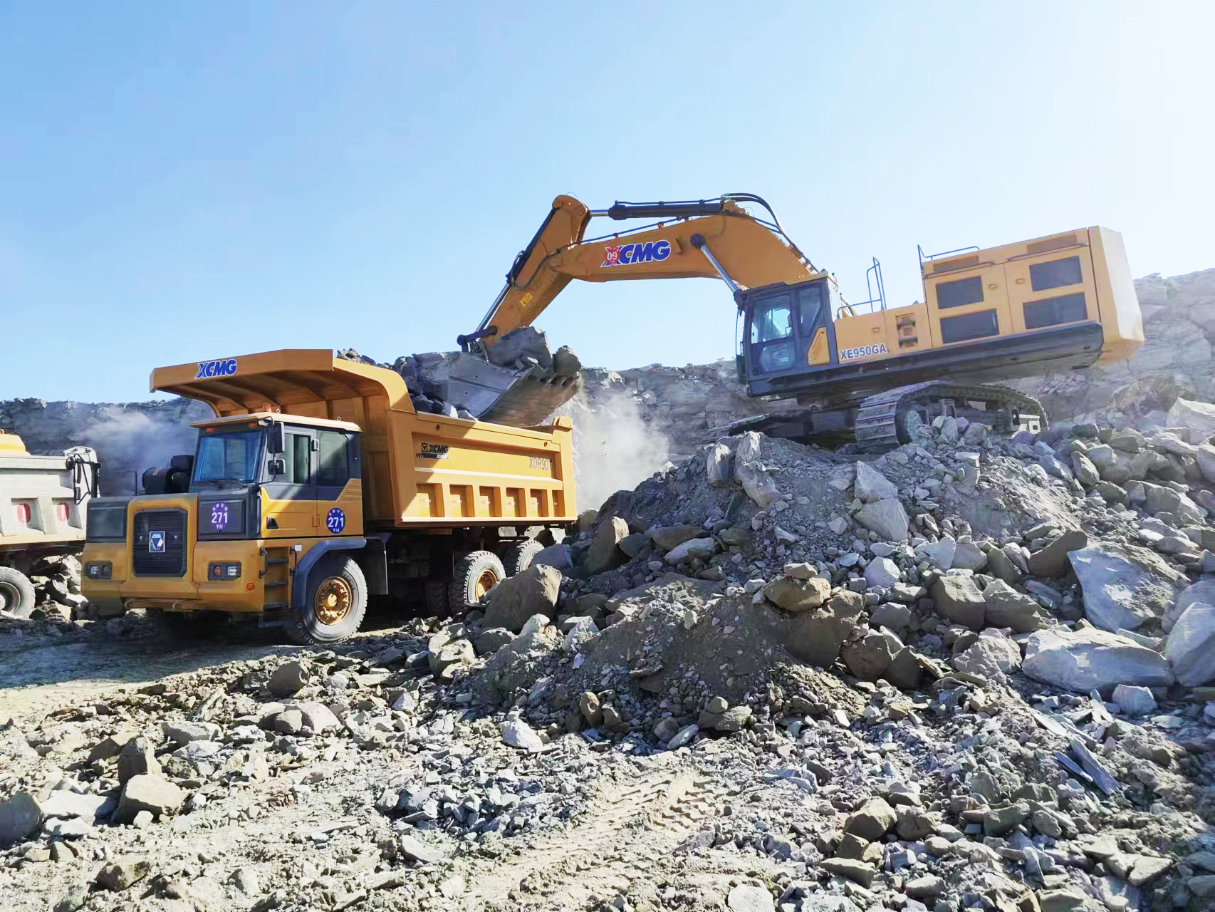 “黄金搭档”—XE950GA与XDR90完美组合，高效赋能矿山开采