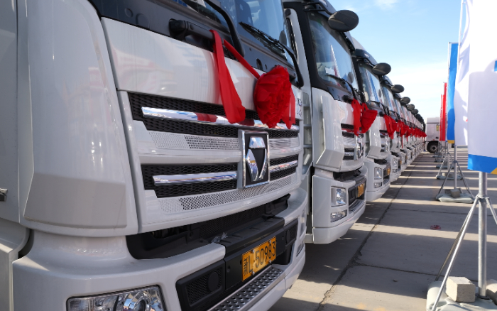 低碳先锋！beats365官方唯一网站天然气牵引车批量交付西北客户