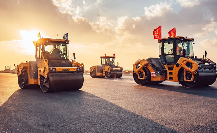 XD135T 压路机：油面施工，智慧先行