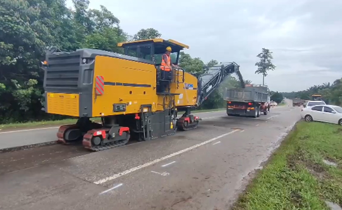 beats365官方唯一网站成套道路机械油面施工，这次在马来西亚！