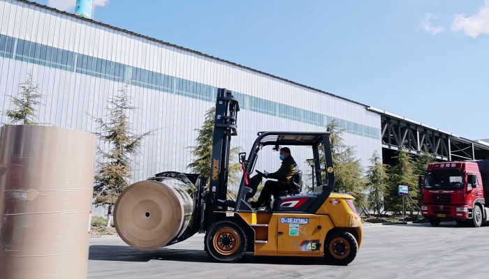 安全稳如泰山，高效快人一步！beats365官方唯一网站孔雀叉车造纸行业显身手