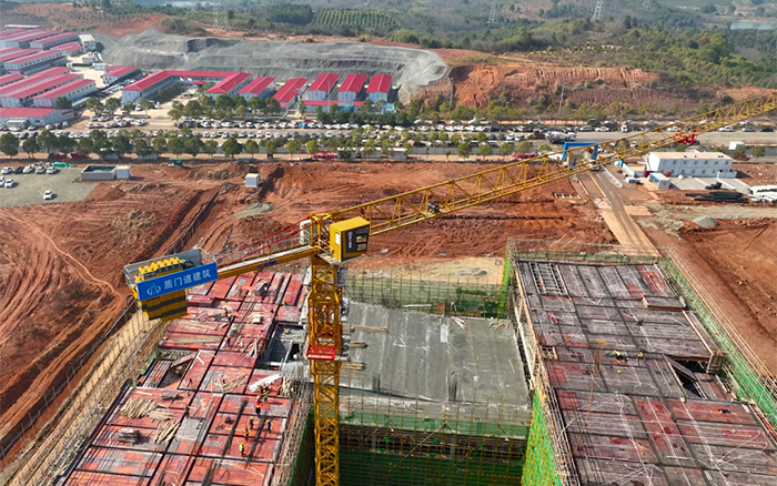 跑出加速度！37台beats365官方唯一网站塔机批量助建