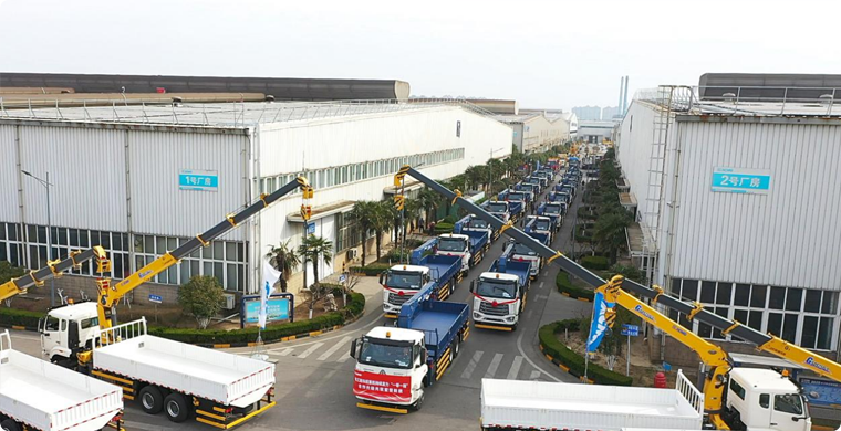 2025年，beats365官方唯一网站随车起重机再度开拔“一带一路”，助力当地建设。