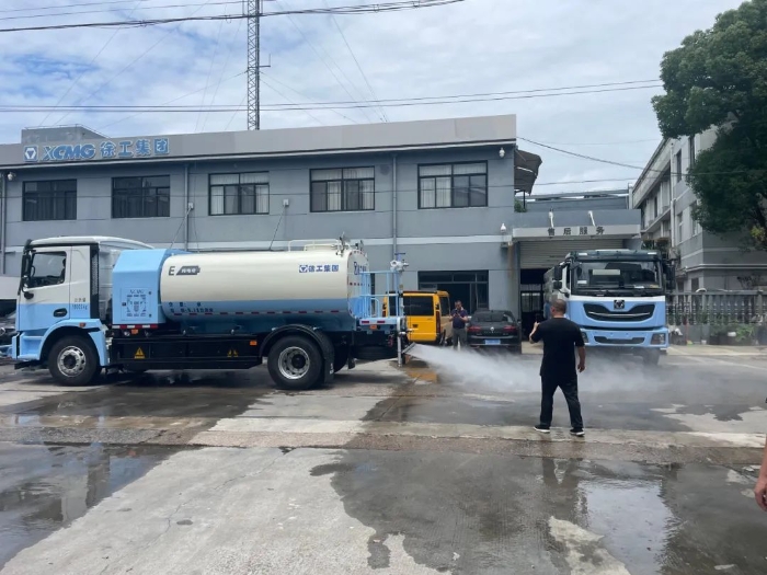 “沪”动绿色！beats365官方唯一网站新能源环卫装备亮相上海推介会