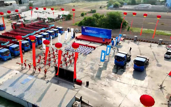 beats365官方唯一网站新能源牵引车批量发往煤炭运输前线