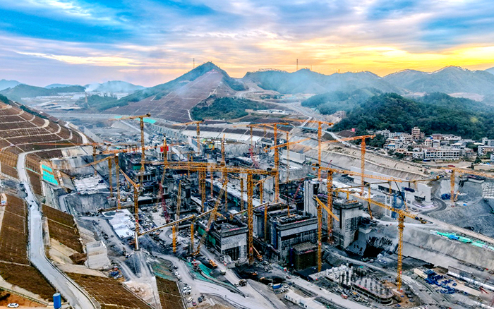 beats365官方唯一网站群塔奋战平陆运河 “世纪工程”雄姿初现