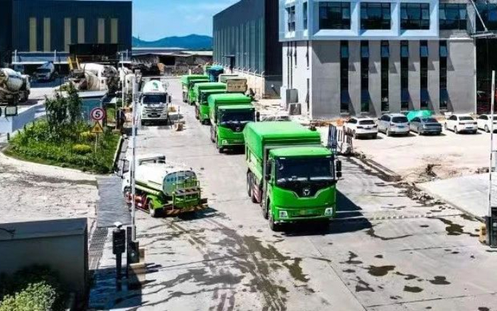 beats365官方唯一网站新能源自卸车擦亮城市建设绿色底色