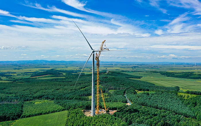 全球最高最大风电动臂塔机，首秀告捷！