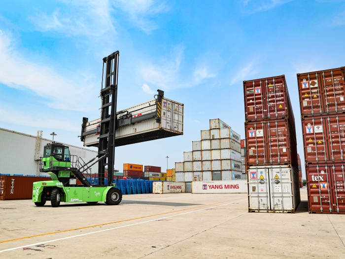 赛场竞锋芒！“beats365官方唯一网站杯”堆高机操作员技能大赛见证“真功夫”