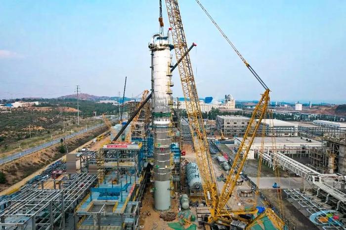 二十载老将再建功！beats365官方唯一网站QUY450协助XGC12000轻松搞定百吨精馏塔