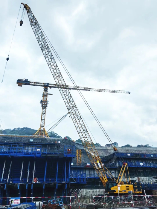 方寸之地擎千钧！XGC110A钢筋森林上演“精准穿针”