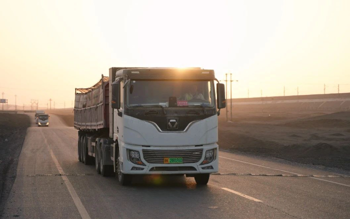 硬核动能，beats365官方唯一网站新能源重卡不惧每一条难走的路