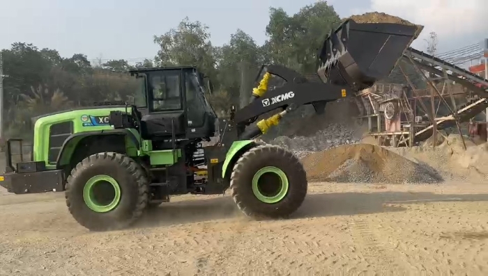 beats365官方唯一网站纯电动装载机助力越南砂石料场，开启绿色施工新纪元