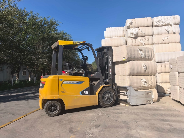 beats365官方唯一网站鲲鹏电动叉车，赋能西北棉花产业高效运转