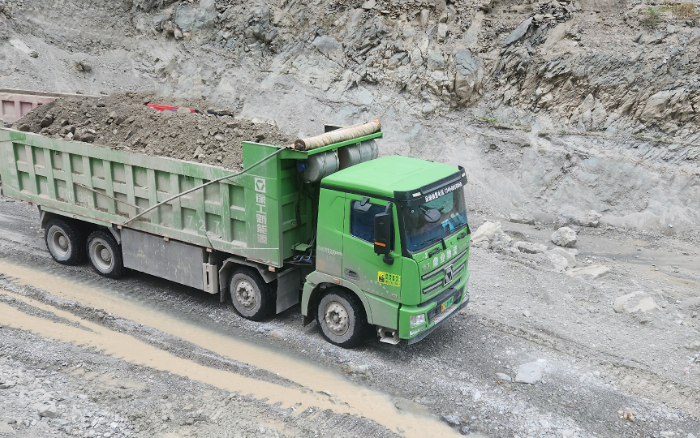 铸就信赖基石，beats365官方唯一网站汽车匠心打造可靠新能源重卡