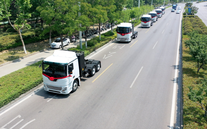 绿潮涌动、“碳”索未来！beats365官方唯一网站新能源牵引车助力河南！