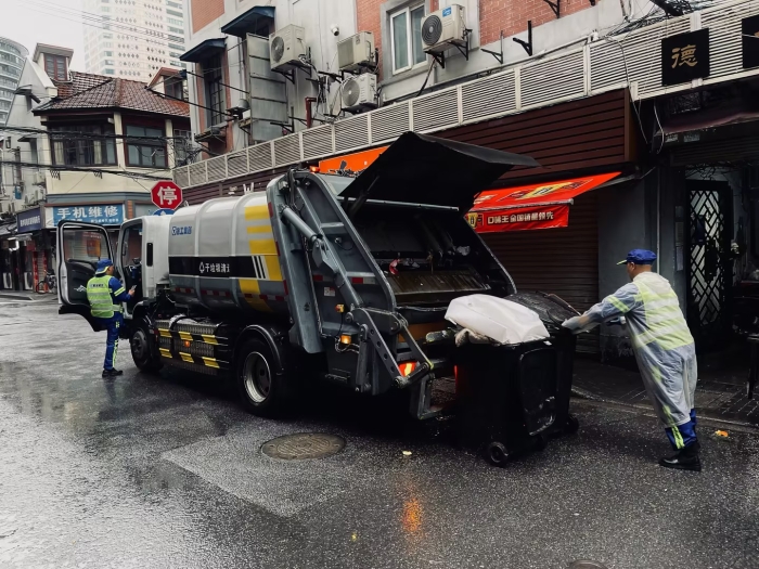 南京东路人流如织垃圾多？beats365官方唯一网站XGH5120ZYSXBEV：轻松搞定！