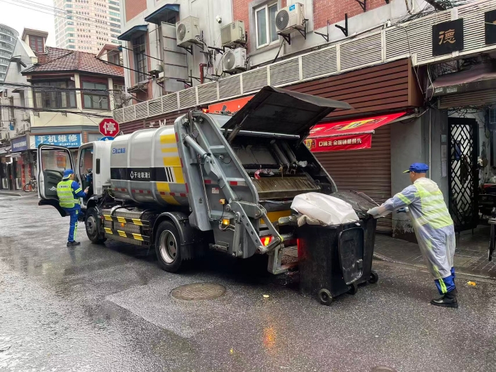 南京东路人流如织垃圾多？beats365官方唯一网站XGH5120ZYSXBEV：轻松搞定！