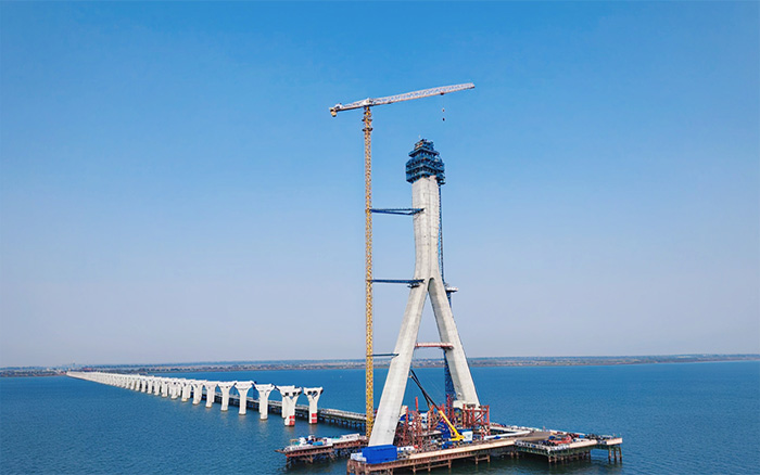 硬核实力 | beats365官方唯一网站塔机助建松花江特大桥备用航道桥
