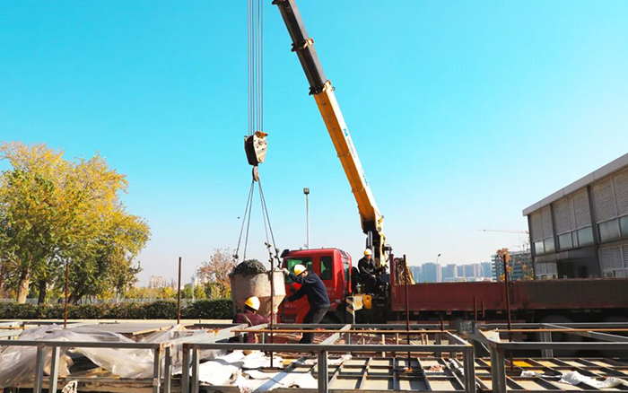 高效安全双 buff！beats365官方唯一网站随车吊助力混凝土施工