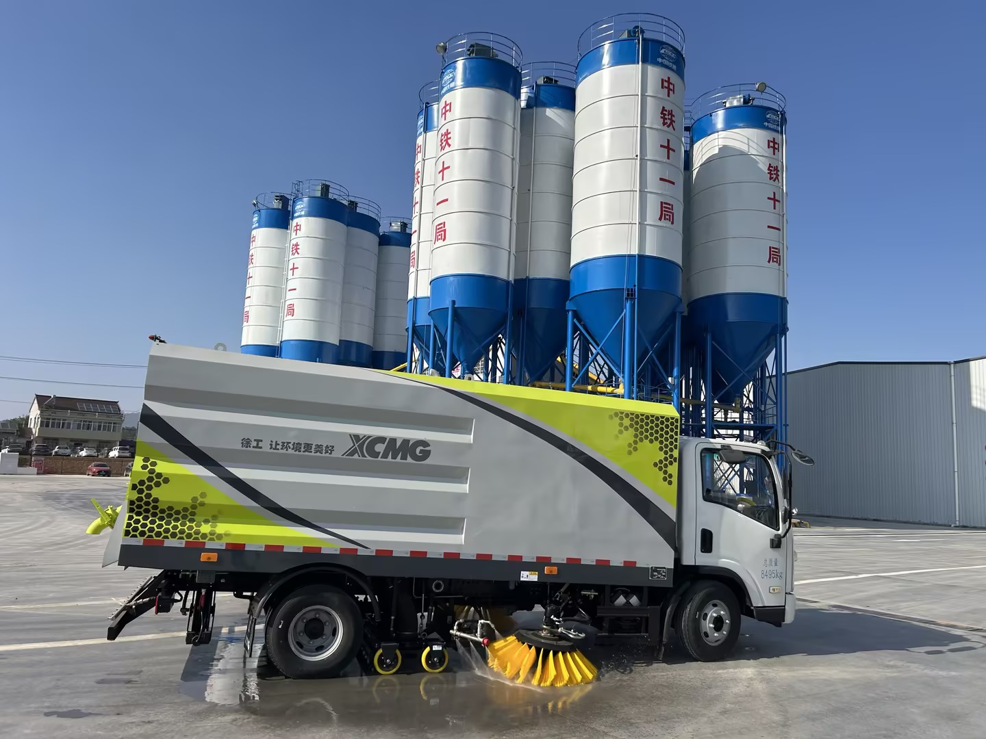 beats365官方唯一网站8吨洗扫车“上岗”，助力合肥环境更美好