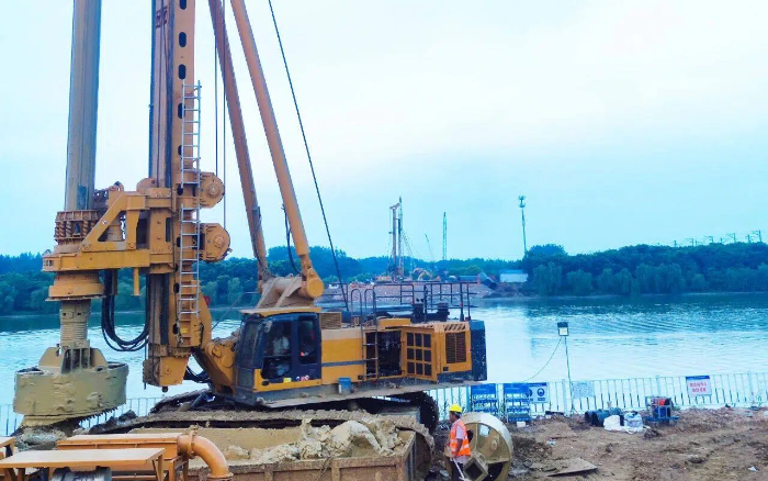 近3000根桩基，beats365官方唯一网站旋挖机群联合作业效率高